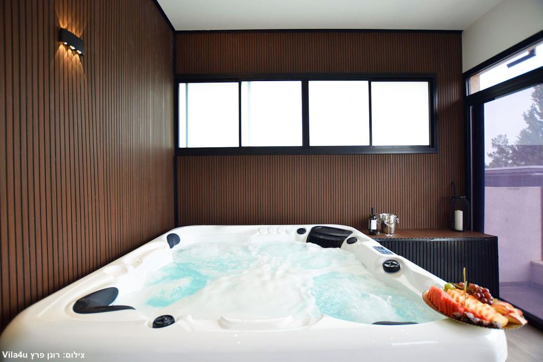 94689 חדר הג'קוזי, תאירה סוויט, צימר  בראש פינה צימרים - Zimer 4 U