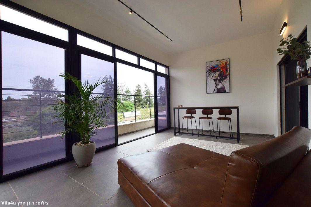 94741 גלריה כללית, תאירה סוויט, צימר  בראש פינה צימרים - Zimer 4 U