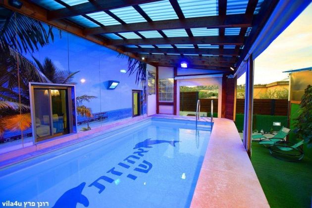 סוויטת פנינה מטע - בריכת שחייה מקורה ומחוממת